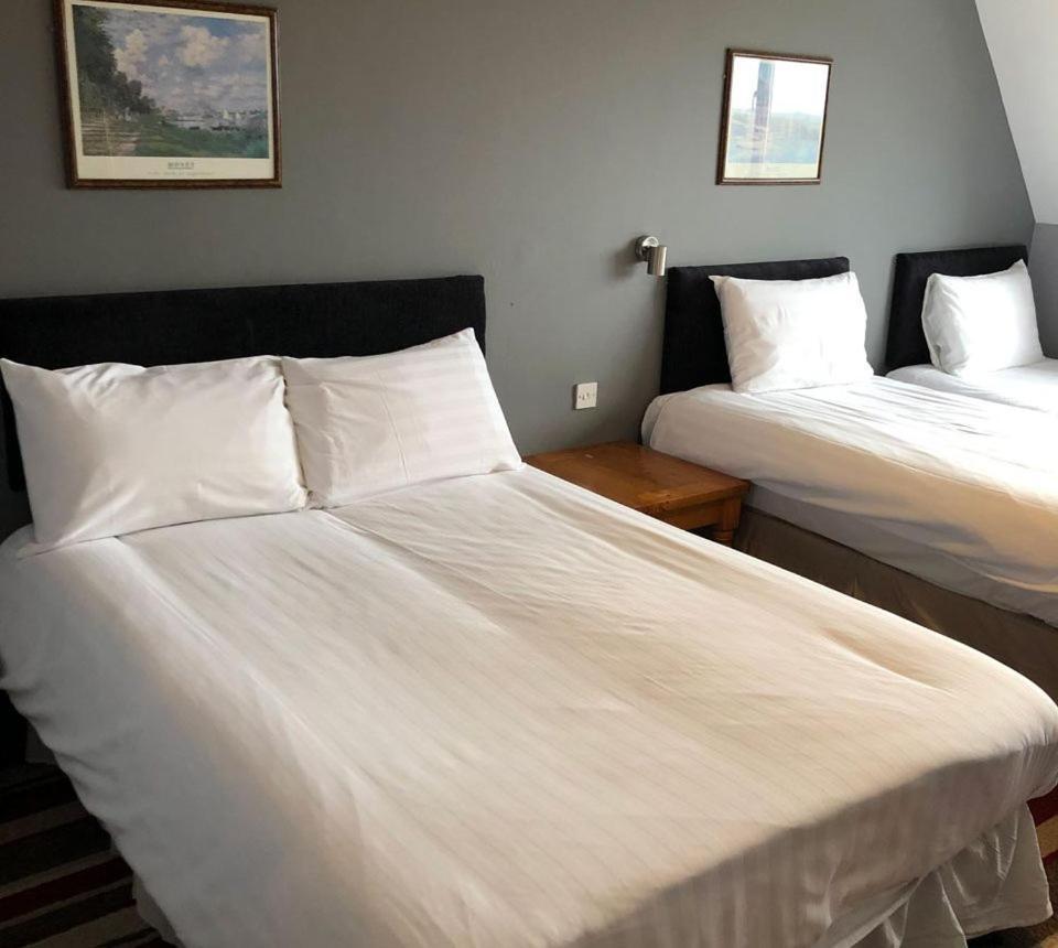 The Airman Hotel Шефорд Экстерьер фото