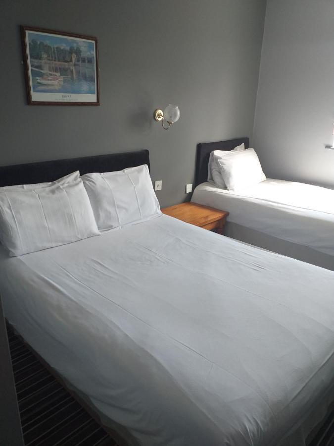 The Airman Hotel Шефорд Экстерьер фото